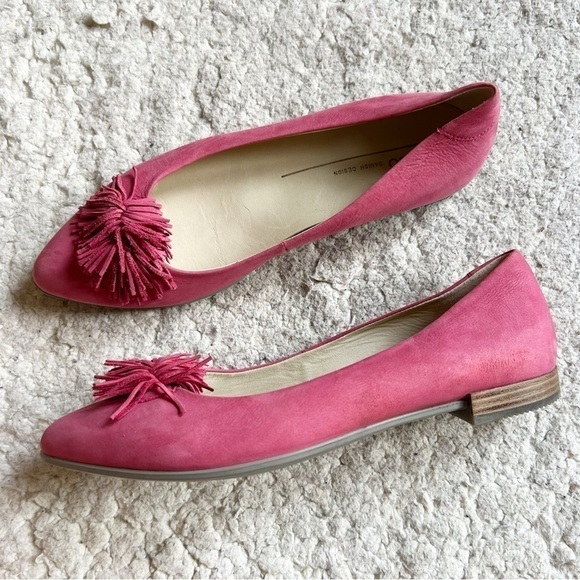 Ecco Fuchsia Tassel Loafers - Picture 1 of 10